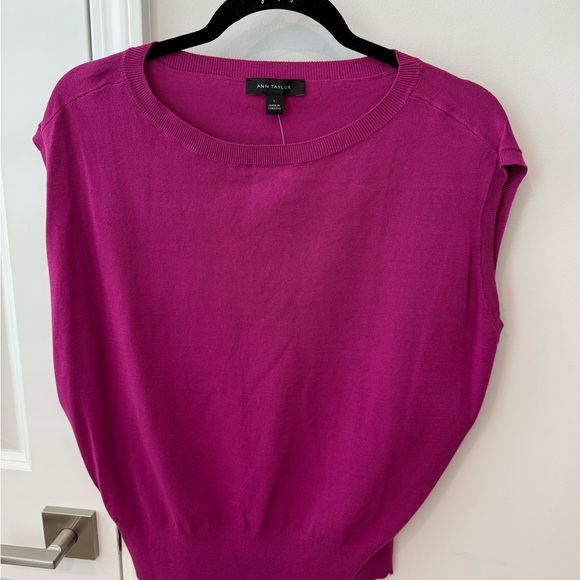 Ann Taylor Tops - Ann Taylor Fuchsia Knit Top